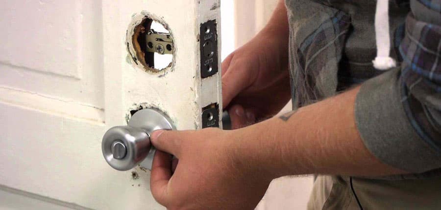 Locksmith Portland door lock installation service